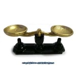 (&amp;sect;) Sale - Vintge Balance Scale