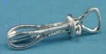 (*) Dollhouse Hand Egg Beater