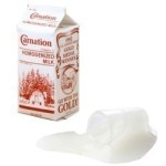 (*) Dollhouse Spilled Milk Glass Set