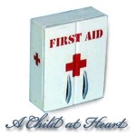 (*) Dollhouse First Aid Box or Cabinet