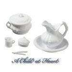 (*) Dollhouse Victorian Chamber Set - White