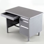 (*) Dollhouse Mechanic / Teacher Desk