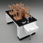 (*) Dollhouse Science/Medical Table