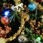(&amp;sect; Closeout) Antique Gold Lighted Christmas Tree