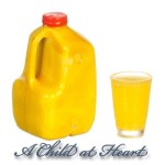 (*) Dollhouse Gallon of Orange Juice Set