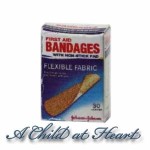 (*) Dollhouse First-Aid Bandage Box