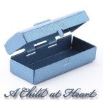 (*) Dollhouse Metal Toolbox