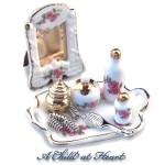 (*) Dollhouse Vanity Set