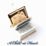 (*Closeout*) Dollhouse White Opening Bible