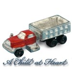 (*) Dollhouse Toy Dirt Hauling Truck