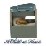 (*) Dollhouse Shoe Shine Box