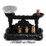 (*) Dollhouse Vintage Scale &amp; Weights