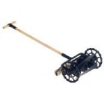 (*) Dollhouse Old Fashion Iron Lawn Mower