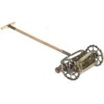 (*) Dollhouse Old Fashion Iron Lawn Mower